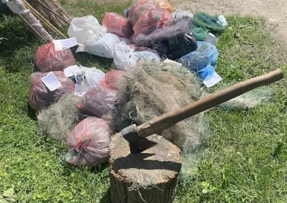 Сітки, «екрани», «ятері», «косинки»: на Волині знищили браконьєрське спорядження (фото)