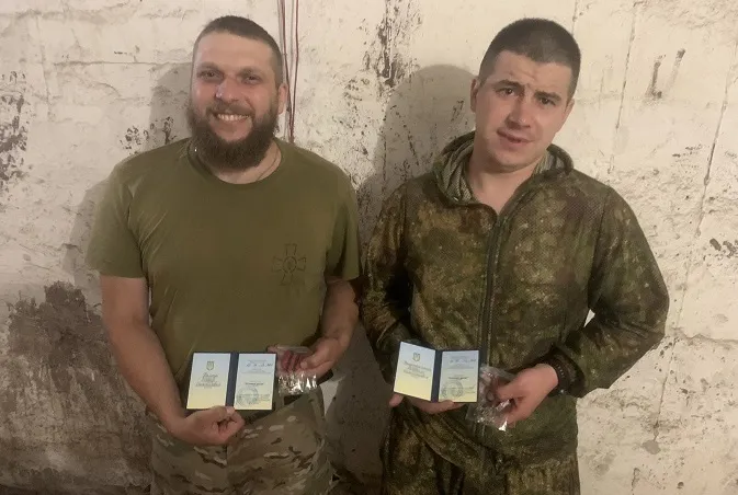 Залужний нагородив «Золотим Хрестом» двох воїнів з Волині (фото)