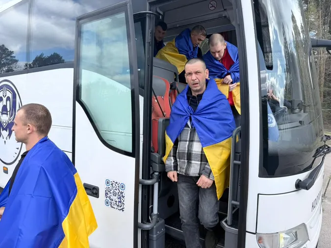Відбувся новий обмін військовополоненими – 193 українських воїни нарешті вдома