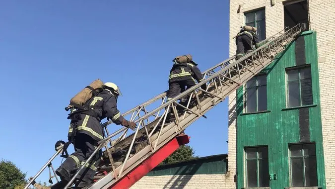 Футбол у бойовому спорядженні: як тренуються волинські надзвичайники (відео)