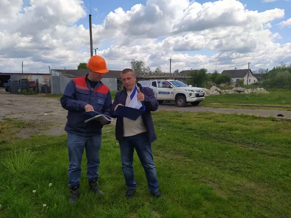 «Горів» трансформатор: волинські вогнеборці «гасили» пожежу на електропідстанції (фото)