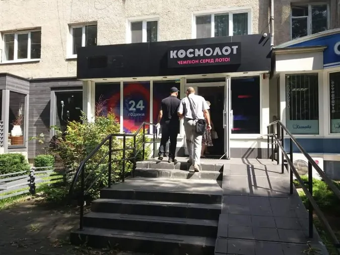Луцькі муніципали провели денні рейди у гральних закладах (фото)