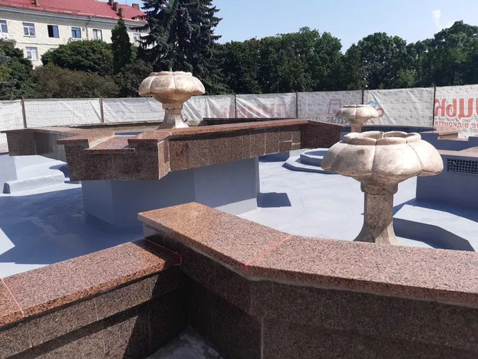У Луцьку відремонтували фонтан на Волі: коли запрацює (фото)