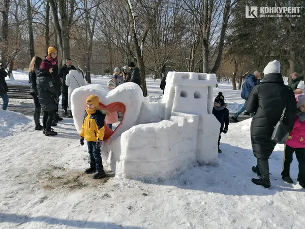 У луцькому парку вручили нагороди творцям снігових скульптур (фото)
