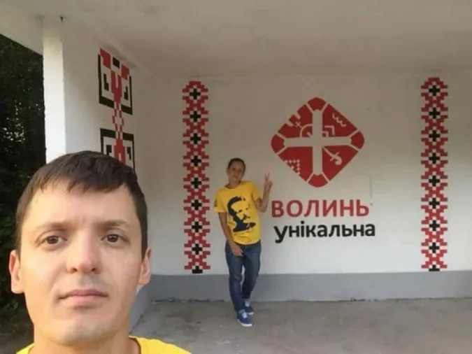 На в’їзді до Ківерців вандали понівечили зупинку (фото)
