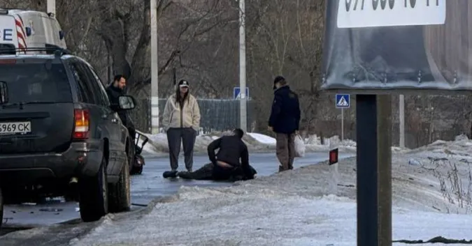 У Гаразджі – серйозна аварія: легковик збив людину на мопеді (фото)