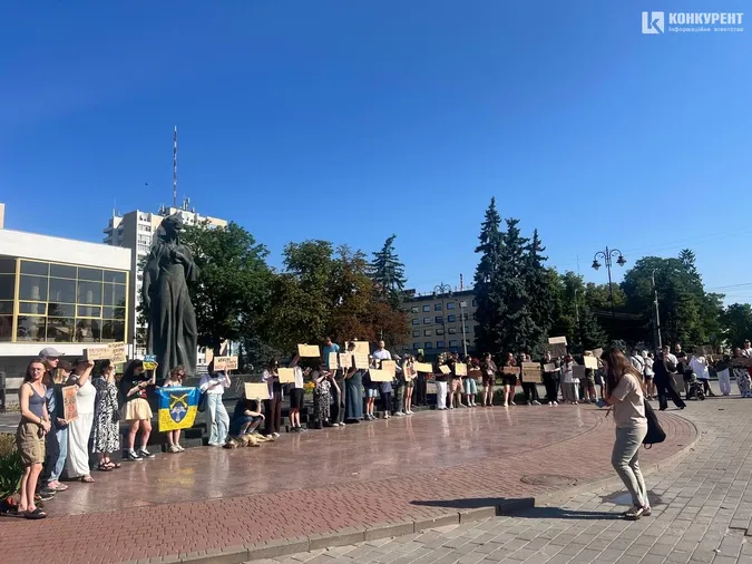 У Луцьку – акція протесту через звільнення міністра Федорова (фото)