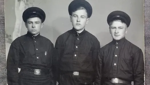 Якими були школярі в селі під Луцьком на початку 1950-х років (ретрофото)