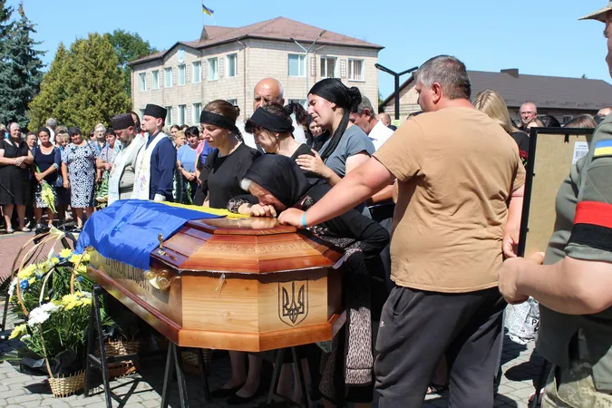 У Рожищі попрощалися із Миколою Катеринюком, який понад рік був безвісти зниклим (фото)