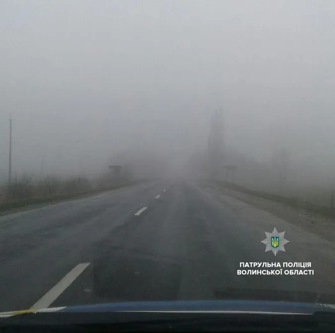 На Волині водіїв попереджають про густий туман