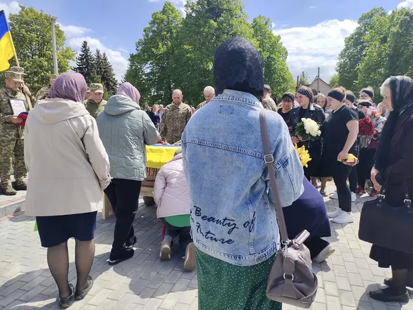 На Волині попрощалися з 26-річним воїном Михайлом Рогою (фото, відео)
