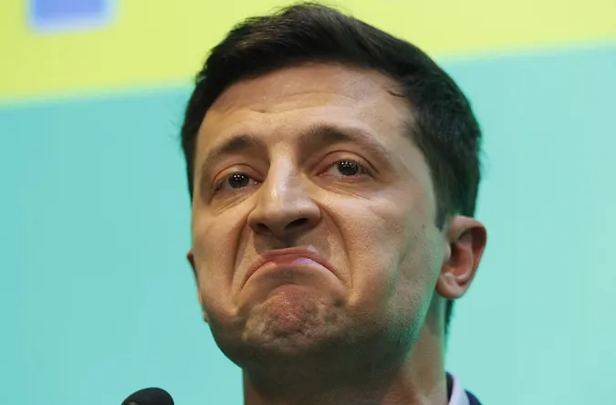 Рейтинг Зеленського упав майже вдвічі (соцопитування)