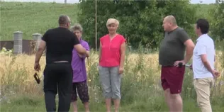 На Волині – гучний скандал через «пахучий» бізнес на свинях біля джерел (відео)