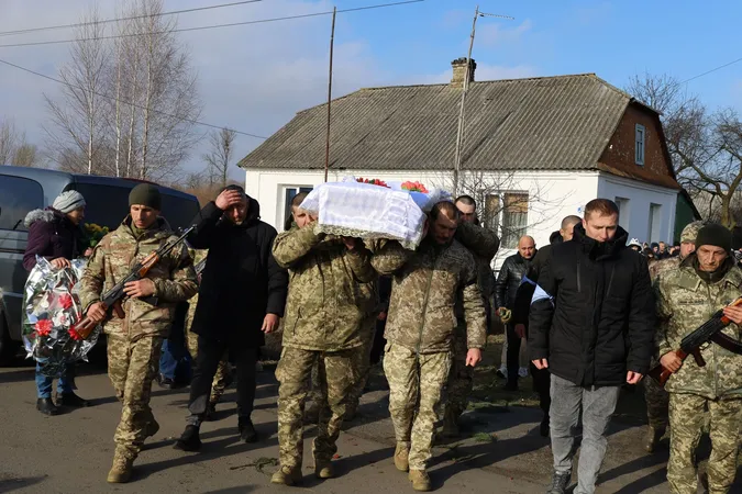 На Волині попрощалися з воїном Русланом Світачем (фото)