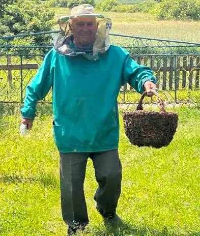 «Буду торішнім смакувати»: волинський пасічник про цьогорічну ситуацію із медозбором