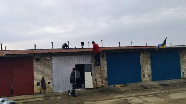 Будинки, автомобілі, гаражі: показали наслідки ракетного обстрілу в Луцьку (фото)