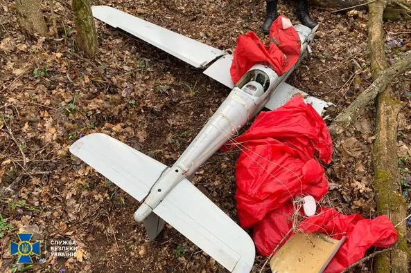 На Полтавщині місцевий мешканець виявив ворожий безпілотник-розвідник (фото)