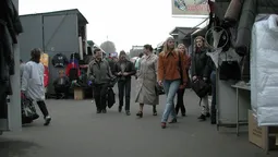 Привіт із минулого: луцька "варшавка" 2000-го (фото) 