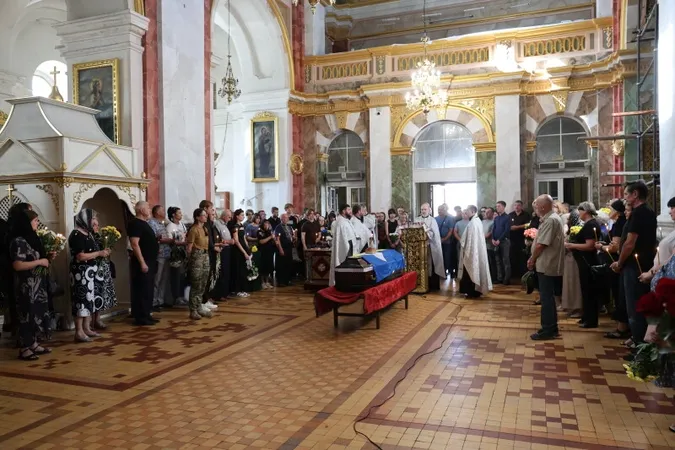 У Луцьку попрощались із Героєм Едуардом Павловським (фото)