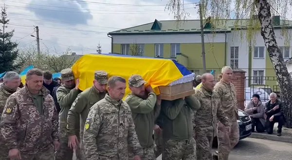 Загинув на Харківщині у Страсний четвер: на Волині попрощалися з Богданом Дмитруком (фото)