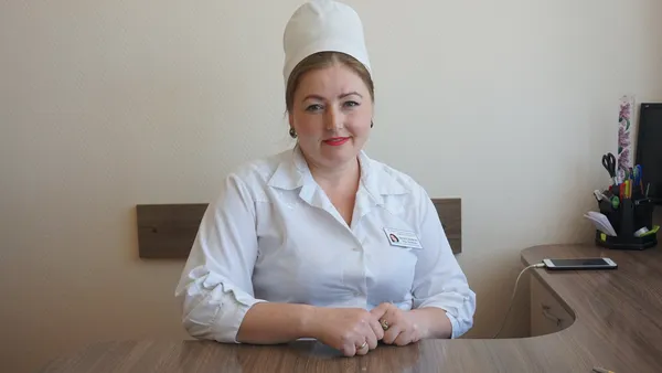 «Ми божевільні, ненормальні люди», або Які вони – будні луцьких медсестер (репортаж, фото 18+)