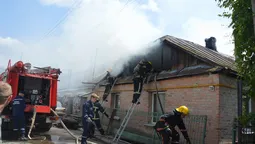 Біля Старого ринку горів житловий будинок (фото)