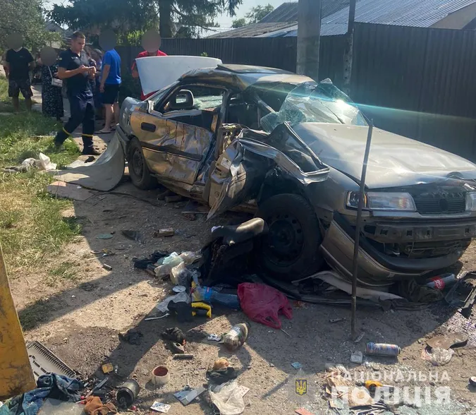 Одна загибла і семеро травмованих: у Нововолинську УАЗ розтрощив Opel (фото, відео)