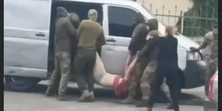 Грузили в бус за руки і ноги: на Волині перевірять дії ТЦК (відео)