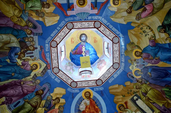 Храм для всіх: історія будівництва церкви на кладовищі в Гаразджі (фото)