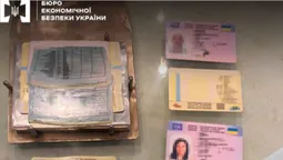 На Волині викрили ділків, які виготовляли і продавали фальшиві водійські посвідчення (фото)