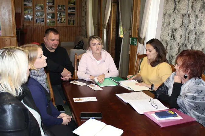 Працювати по-новому: заклади культури Підгайцівської громади змінюють вектор діяльності через війну (фото)