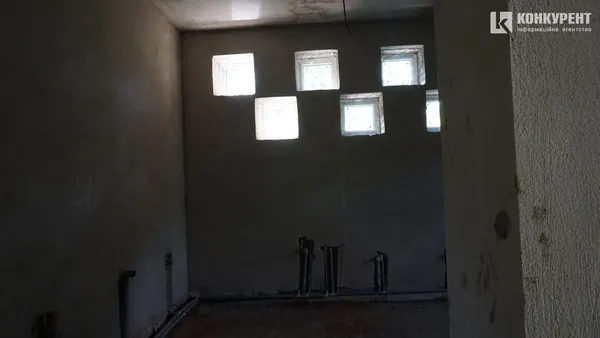Буде готовий за місяць: як у Луцьку будують громадський туалет (фото)