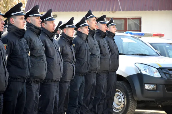 Тортиків не буде: у Луцьку склали присягу нові патрульні (фото)