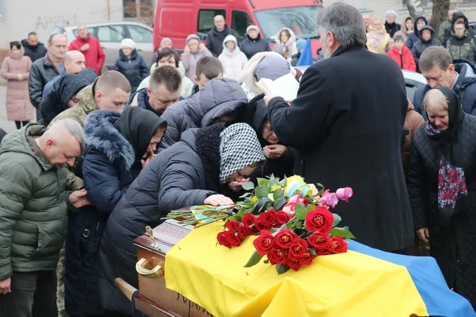 У Горохові попрощалися із загиблим солдатом Валерієм Гриневичем (фото)