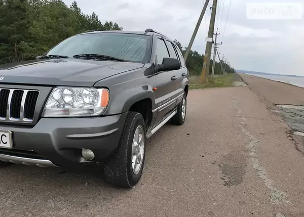 ТОП -10 найкрутіших автівок депутатів Луцькради