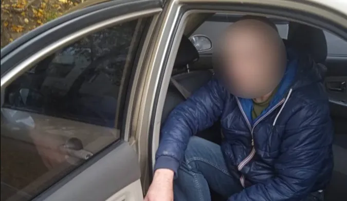 У Луцьку водій був настільки п'яний, що не помітив шлагбаум