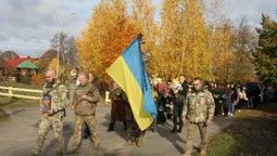 На Волині попрощалися із 46-річним воїном Володимиром Євпаком (фото)