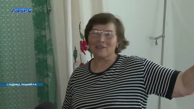 «Вона мене задушить»: на Волині 92-річна жінка через хату потерпає від доньки (відео)