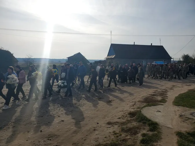 На Волині попрощалися з загиблим Героєм Тарасом Максимчуком (фото)