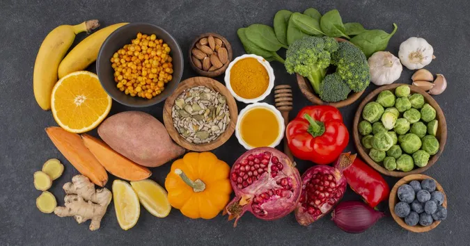 Що можна їсти багато та не набирати вагу: назвали 20 смачних продуктів