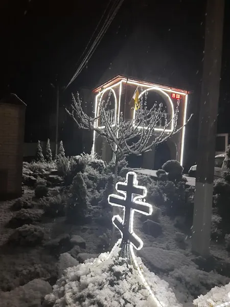 Показали фото з першим снігом у Жидичинській лаврі