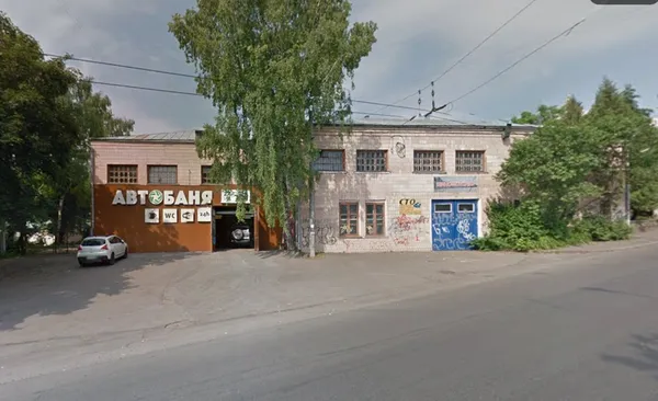 Приміщення гаражів на вулиці Парковій, 2