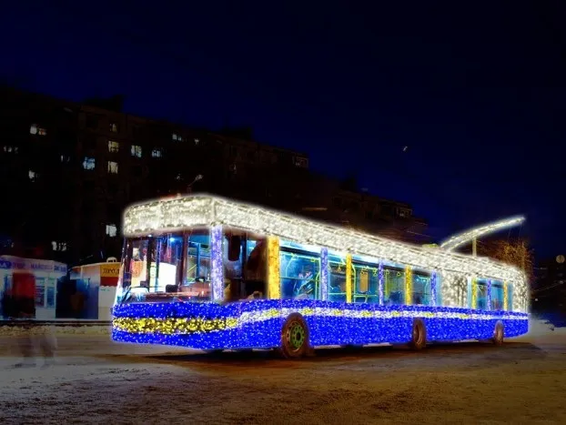 Які тролейбуси і маршрутки курсуватимуть у новорічну ніч