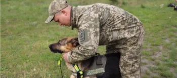 Вісім років пліч-о-пліч: історія волинського кінолога, який втратив вірного напарника, але не втратив сили духу (фото)
