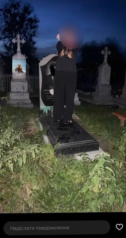 У Нововолинську неповнолітні влаштували фотосесію на кладовищі (фото)