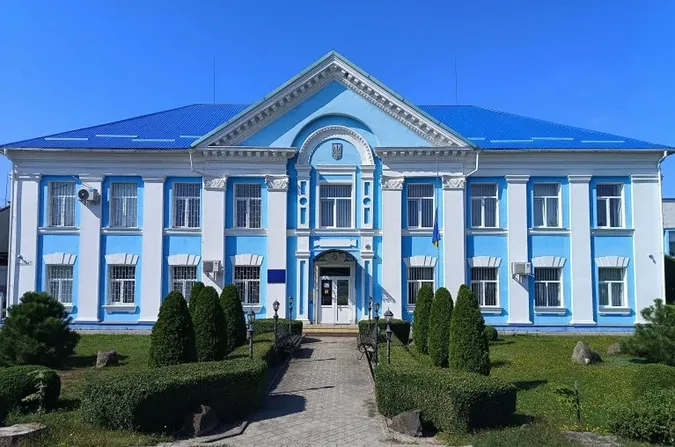На Волині вчителька, яка облаяла та вдарила ученицю, намагалася поновитися на роботі