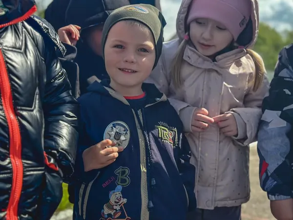 Дали приміряти бронік і каску: в Торчині патрульні завітали в дитячий садочок (фото)
