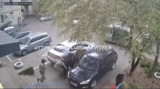 Чоловік, який відбивався від ТЦК на 40-му в Луцьку, уже в ДШВ