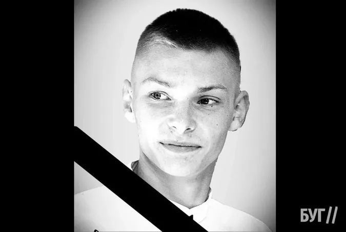 Хлопець, на якого впали ворота в Локачах, помер