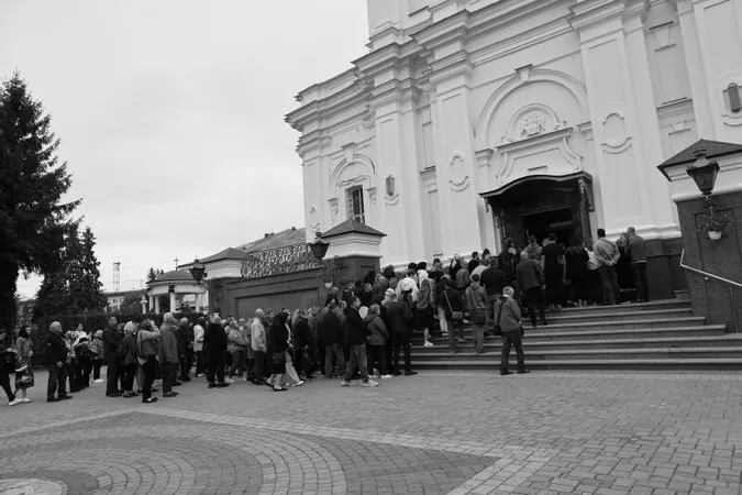 Луцьк попрощався з мужніми воїнами Олександром Чирком та Назаром Новосадом